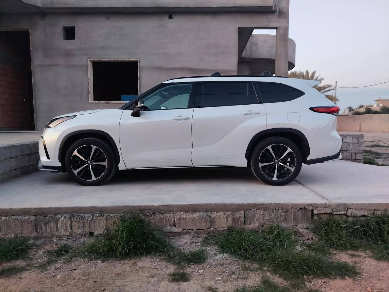 تيوتا. هايلندر
موديل : 2022
ماشي : 60الف كيلو متر 
 : رقم اسليمانيه باسمي
 : كلين تايتل مكفولة كفالة عامة
مواصفات : xse
محرك : 6 سلندر
السعر. 390
عنوان، كركوك
للاستفسار. ***********
***********
