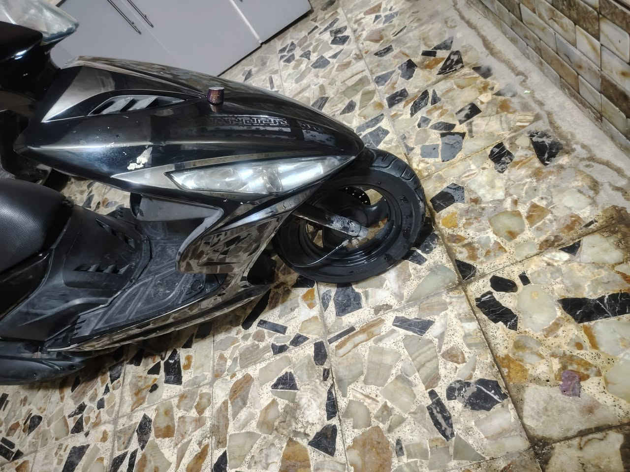 سلام عليكم دراجة ماكس مضلع للبيع او مراوس حسب النظافة صارله 6 اشهر نازلة من الرمبة مكينة بلاد مكفولة من النضوح والتبخير كهربائياتهة شغالة دراجة جاهزة من كلشي ربع ما ذب عليهة الله شاهد دراجة متعوب عليهة بيهة كلجات رياضية مال رمبة السعر خاص مكان بغداد الرقم *********** واتس اب فقط
