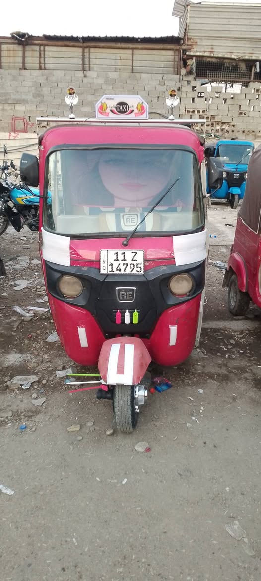 سلام عليكم تكتك موديل 17 رقم وسنويه تكتك نضيفه وكشر مكفول لا ضربه ولا معجون بلادي سعر 5100 رقم الهاتف***********
