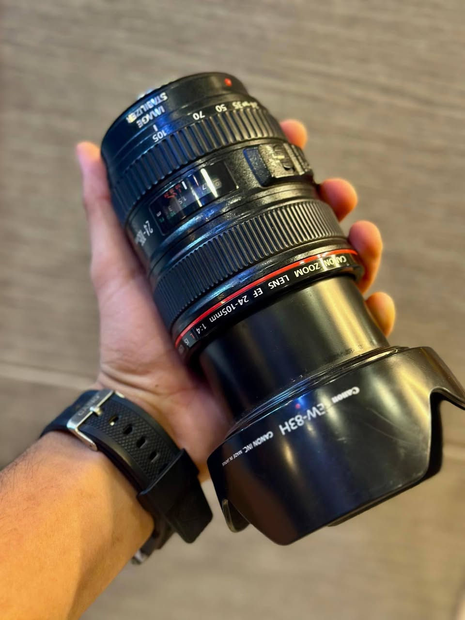 كامرة كانون 6D
مارك 1
ملحقاته زوم 
جنطة 
وبطارية اضافية 
***********
مكاني النجف الاشرف توصيل جميع محافضات العراق
