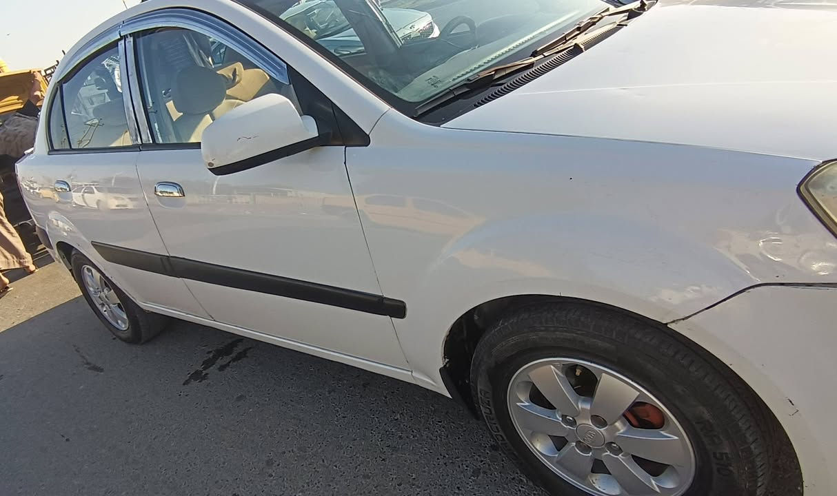 سلام عليكم ورحمة الله وبركاتة
كيا ريو للبيع موديل2010خليجي
رقم 17المثنى بأسم أخوي 
مكان السماوة، الاستفسار اتصال عل رقم ***********
