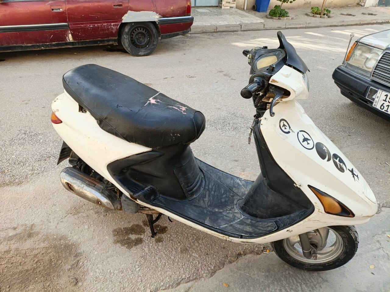 السلام عليكم ورحمة الله وبركاته 
دراجة فراشة لون ابيض 
شغالة فول سلف هندر 
بيهة خيط بخار 
ب 290 الف وبيهة مجال 
عنواني النجف الاشرف حي الوفاء 
مواجد واتساب الاتصال 
***********
