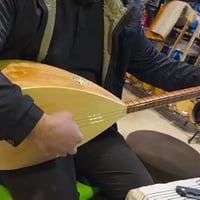 ساز ماركة ديار ساز  عرض خاص بي 125 الف مع حقيبة اوتار احطياط أو. ريش أ...