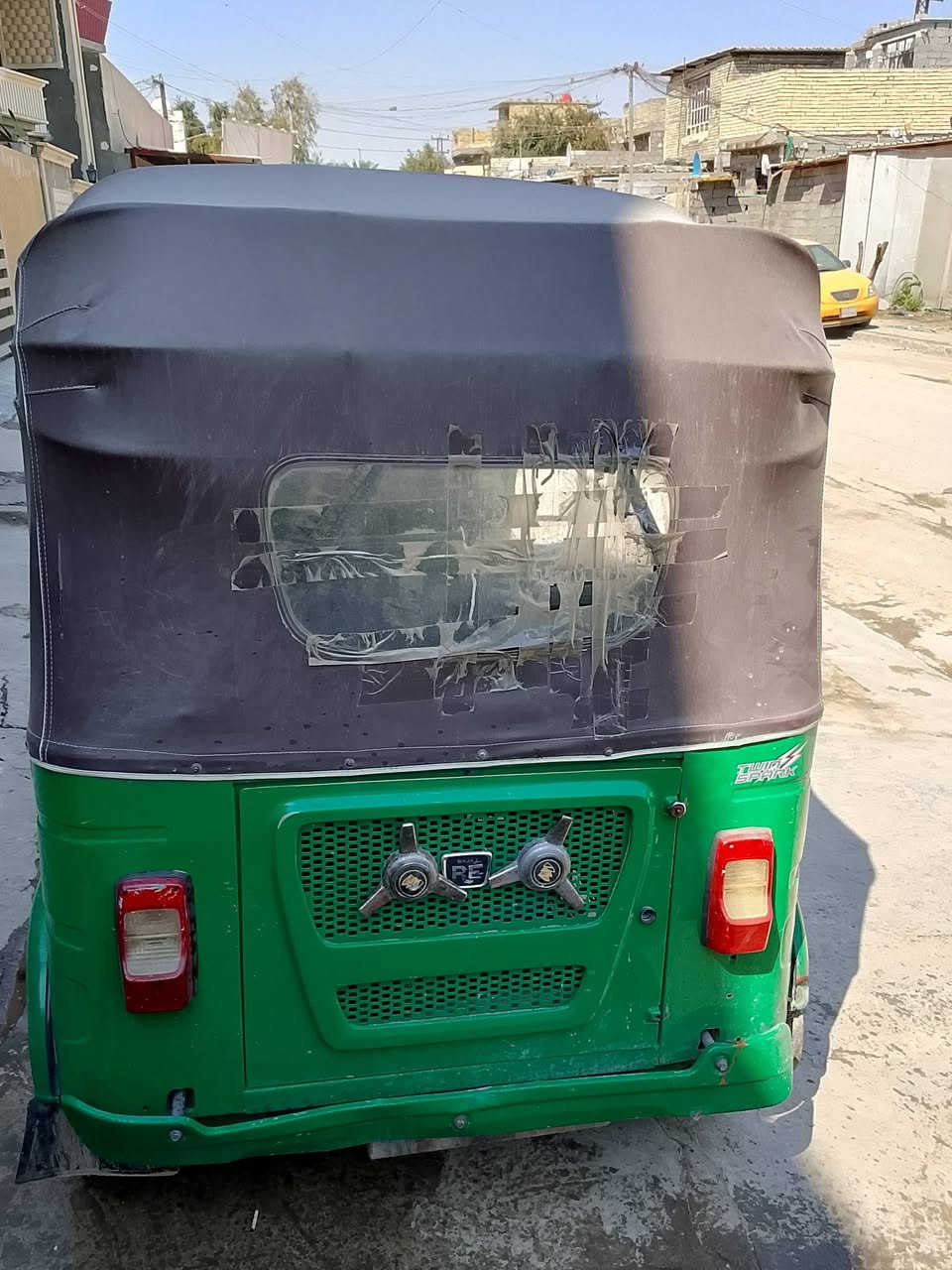 سلام عليك تكتك مديل 22شهر12مضلع مرقم تكتك بيه طخه بلغد وصلحه والبقي كفاله عمله مكينه برغي مامفتوح بيه تكتك خير من الله بكاني بغداد لامين الثانيه ***********
