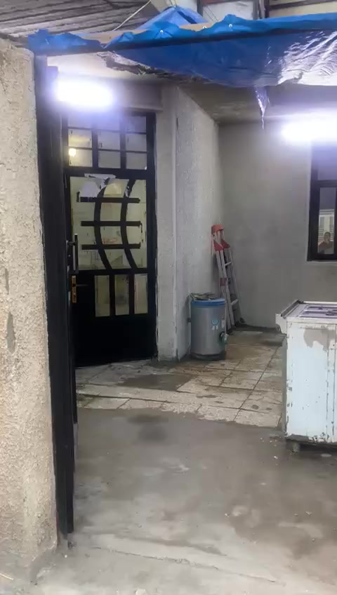 السلام عليكم للايجار مربع الثاني بلقديمه البيت واضح 300ايجاره ***********
