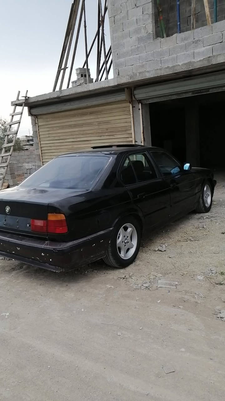 بیئێم مۆدێل 1992 گێڕوو مەکنەی بەشەرت مەکنەنە 525فەل گێڕ عادی دەعموو لێدراوی نیە پێشودوای کەپسە چوارتایەی لۆکم بۆ بەستوە جام کارەبا  کارەبای مەزبوتە هەمووی ئیش ئەکا سڵایتە جامی نەشکاوە ناوی زۆرجوانە شوێن هەڵەبجەی تازە نرخ13 گەڵا بۆ پەیوەندی *********** واتس ئاپ ڤایبەر
