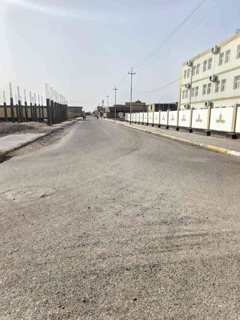 يالله اللهم صلي على محمد وآل محمد
قطعة للبيع مساحة 200م موقع مميز على الشارع الرئيسي حي الشرطة بوجه الشارع الرئيسي تحتوي على محل ومسيجة بالكامل سياج اصفر مقابيل المدرسة الجديدة للتواصل خاص او على الرقم التالي ***********
