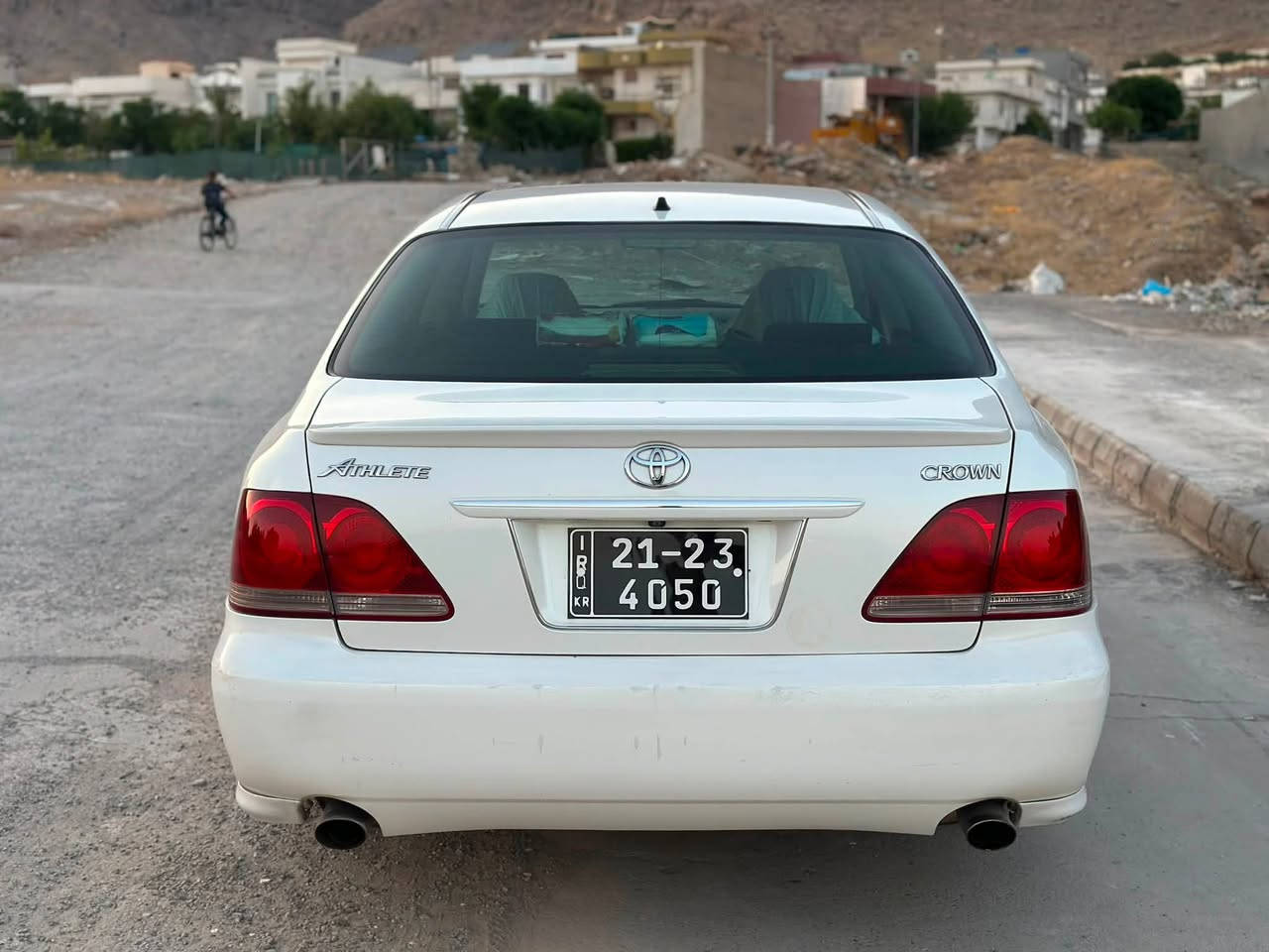 بەناوی خوای گەورە و میهرەبان 
Toyota crown 
2005 
182 

کۆدم بۆ کردوە 
 بڕاوەیە سەیارەکە ۳ دوگمەیە ناو ڕەشە جڵد نیە بۆیاخ کەڤەر گۆڕاو دەحم و لێدراو بە شەرت بەس شوێن موسەکانی بۆیاخە كامل مەسرەف کراوە شوێن بڕاوەکەشم لەعیم کردۆتەوە یەک دینار مەسرەفی تێدا نیە تا بڵێ سەیارەکە جوانە  
سعری 52 وەرقە و مەجالێکی زۆر کەم 
***********

