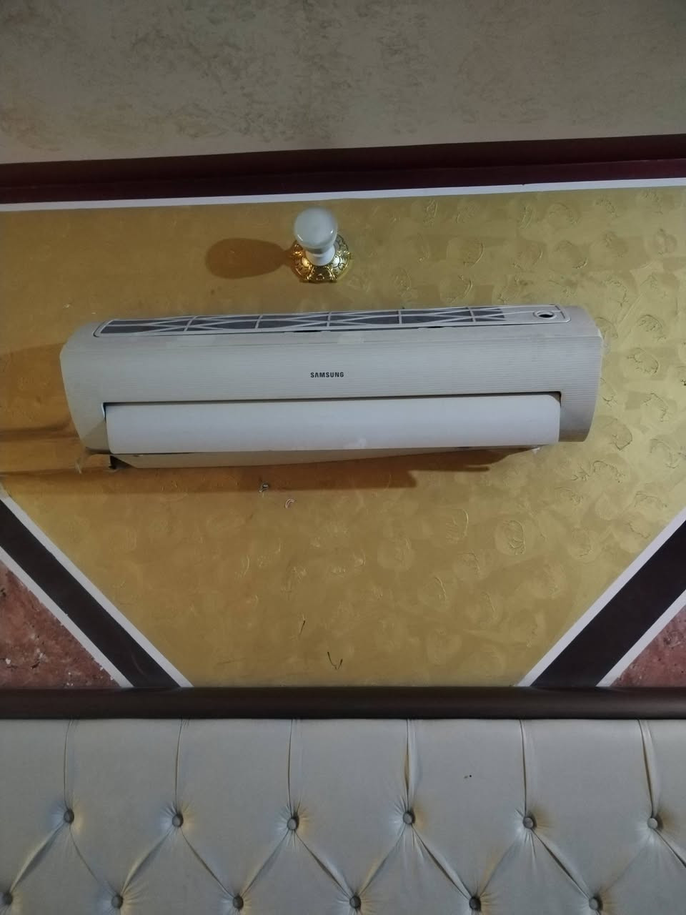 سبلت سامسونك ٢طن تعليك للبيع ع الفحص ب٣٧٥ ***********
واسط قضاء الصويره
