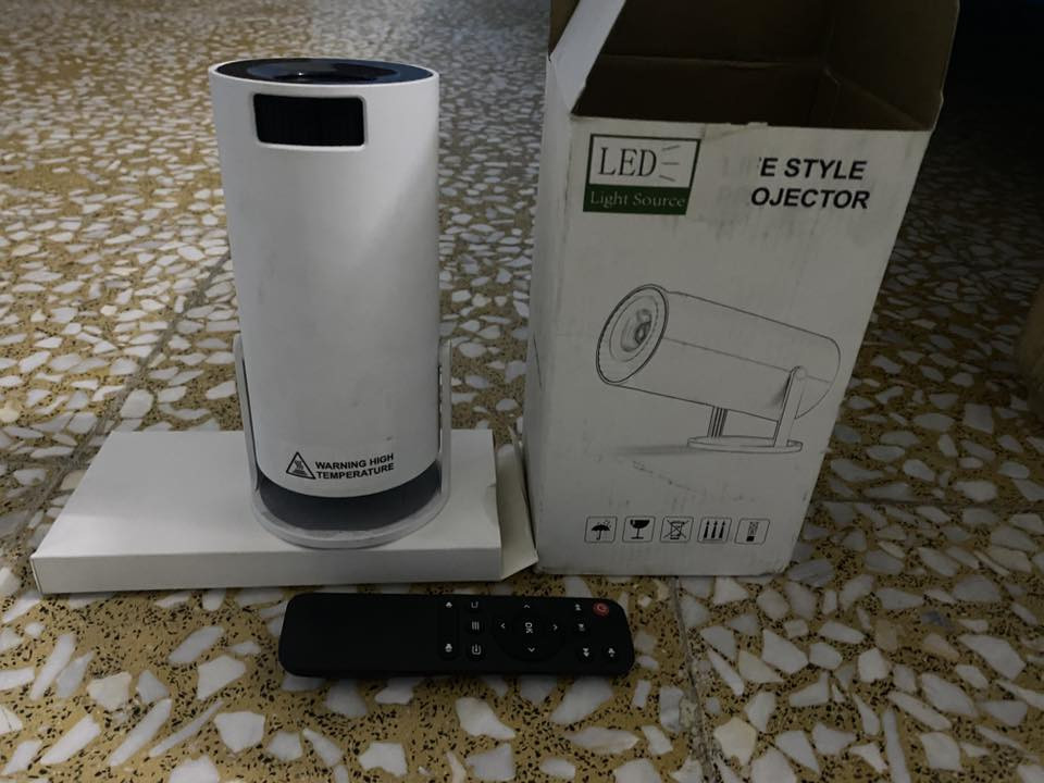 اخوان داتا شو نوعية حديثة ربط مباشر بالجهاز ايفون او اندرويد صوت داخلي ممتاز وتحتوي على مروحة داخلية والدقة مثل ما تشوفون فول هاي النوعية دتنباع ب60 وب50 يم اهل الامزون، رايدها ب25 من الاخير اليريدها هذا رقمي بي واتساب ***********
