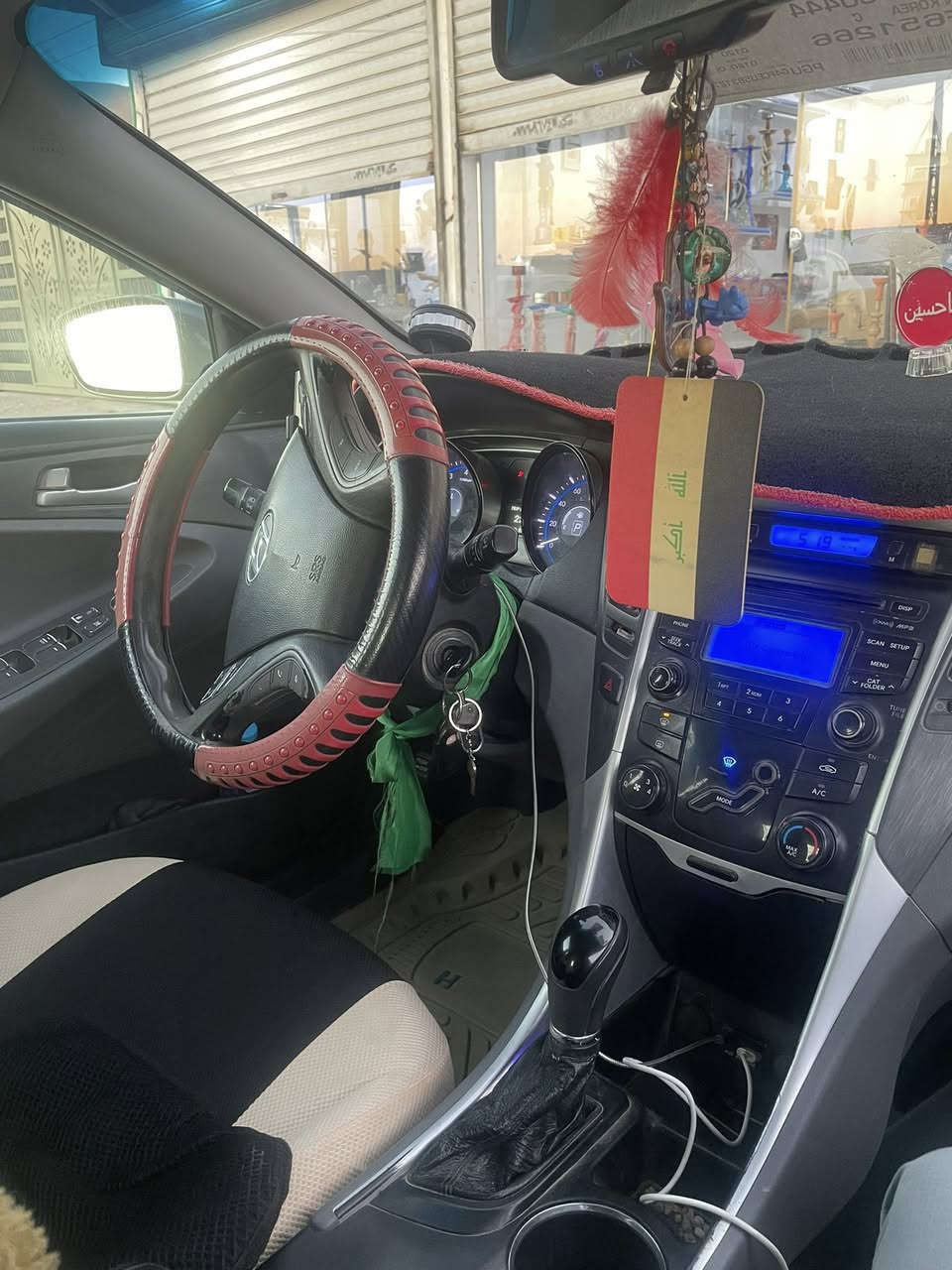 سنواتا ٢٠١٣ وارد امريكا بدون ضربه فقط بيبان ثنين صبغ سبب جراد غير هاي البودي كفاله و حلو مكينه وكير GDI 2400 تبريد حداديه لايتات زنون جاهزه من كلشي السعر 110 و بيها مجال حك الجيه
رقم الهاتف ***********  
ال مو شراي لايتصل جزاكم الله خير
