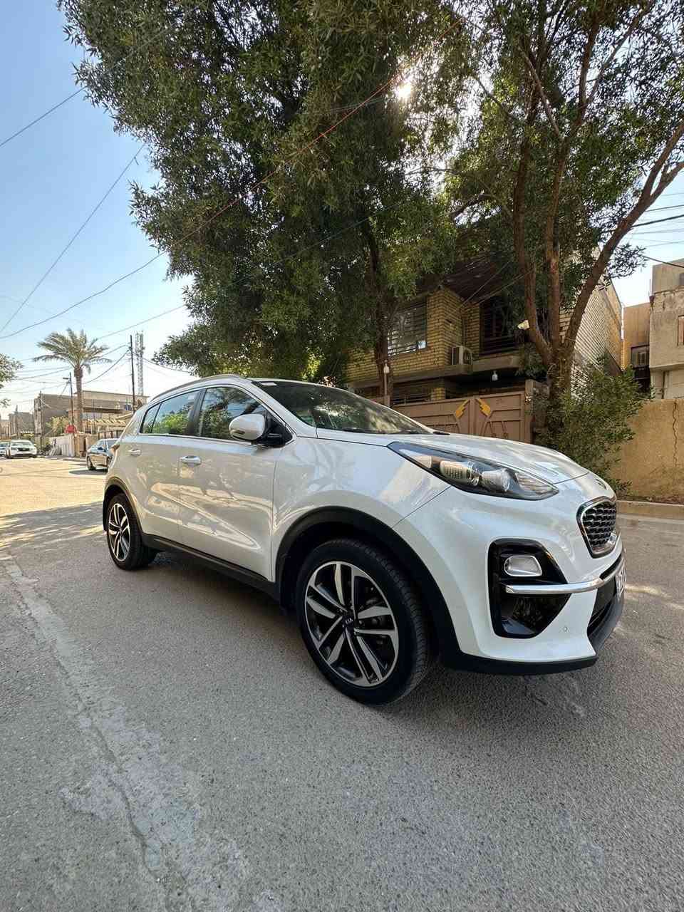 السلام عليكم للبيع كيا سبورتج 220 رقم اربيل الجديد كفالة من كلشي عنواني بغداد الكرخ 
السعر 193 وبيه مجال 
رقم الهاتف ***********
