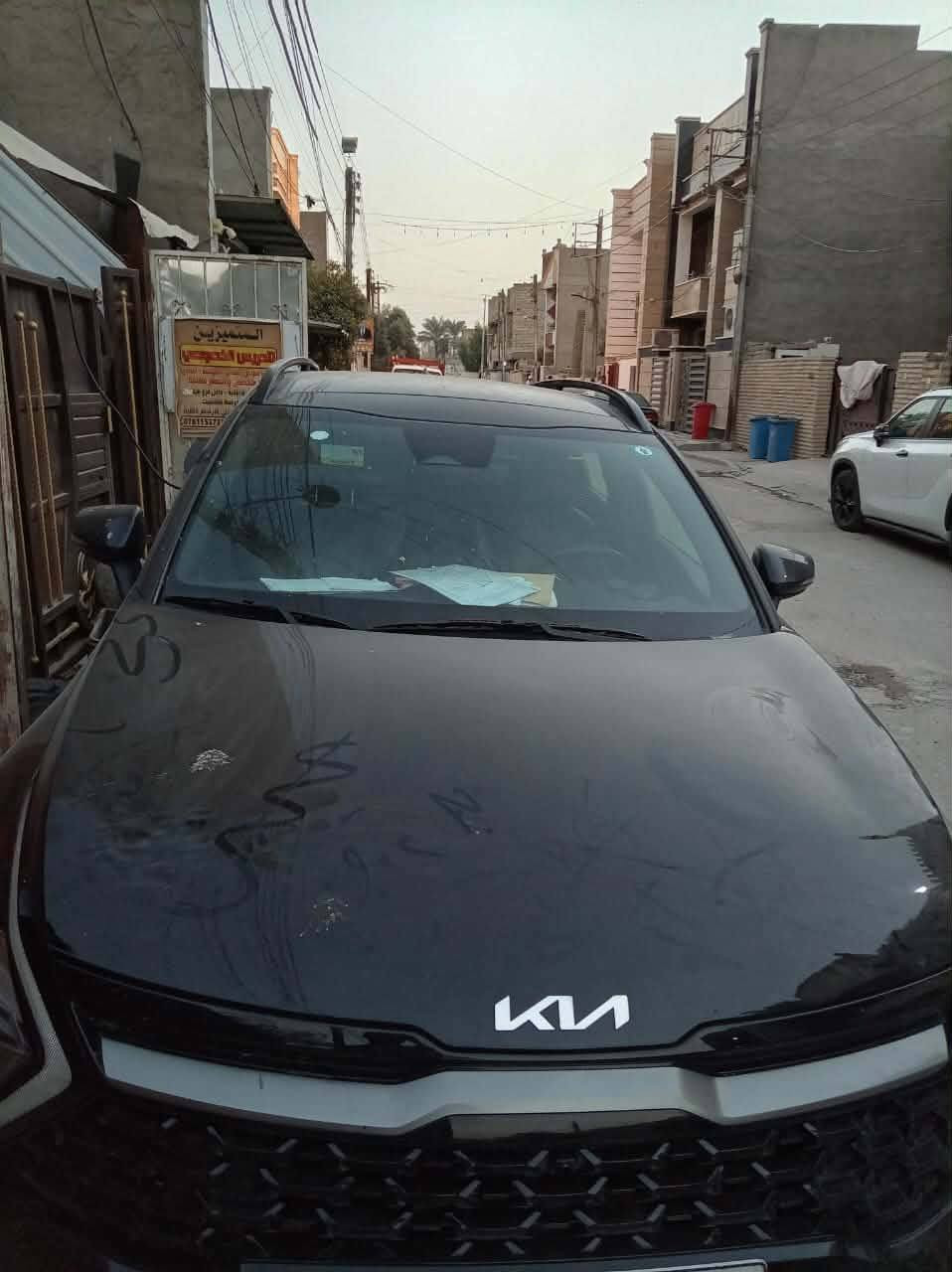 كيا سبورتج Prestige موديل 2023 – وارد الولايات المتحدة
اللون: أسود لامع
الفئة: Prestige – أعلى فئة تجهيز
أنظمة القيادة والطاقة:
– نظام هجين متكامل بثلاثة أوضاع تشغيل:
1. محرك بنزين
2. نظام هايبرد
3. نظام كهربائي Plug-in قابل للشحن الخارجي
المواصفات والتجهيزات:
– فول مواصفات بدون نقص
– تجهيزات Prestige الكاملة (أعلى رفاهية وأمان وتكنولوجيا)
– استعمال نظيف ومسافة مقطوعة 45,000 كم فقط
الوضع القانوني والملكية:
– السيارة باسم المالك مباشرة
الموقع: بغداد
الملاحظة الفنية:
– حادث جاملغ على جهة السائق، معالج بشكل مهني وموثق

للتواصل: ***********
بسعر مناسب
