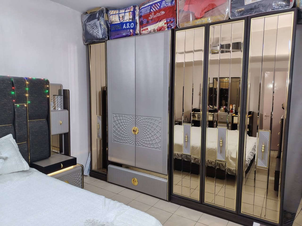 غرفة نوم خشب تركي اصلي ثقيل جدا تتكون من ٩ قطع صبغ حراري سرير مخزن حديد
اناره ذاتيه
 مشتريها ب٣ ملايين و٣٩٠
ابيعها بمليون و٧٥٠ مستعمله شي قليل مابيها جلخ
موصل شقق الخضراء الجانب الأيسر ***********
