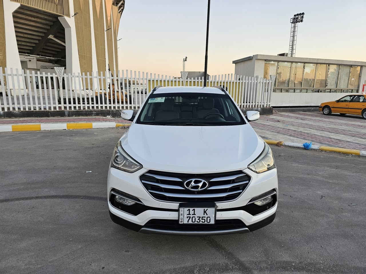 السلام عليكم سنتافيه ٢٠١٨ واردهه امريكي حادثهه بنيد فقط بدون بارد بدون فتح بدون صبق بدون دواخل ماشيه ٥٠ الف  بصمه كشن حار بارد تحويل ثاني يوم مكينه وكير  كلهه على وظع الشركه مكينه ٤ سلندر السعر ١٦٥ استفسار *********** مكاني ب الشطره
