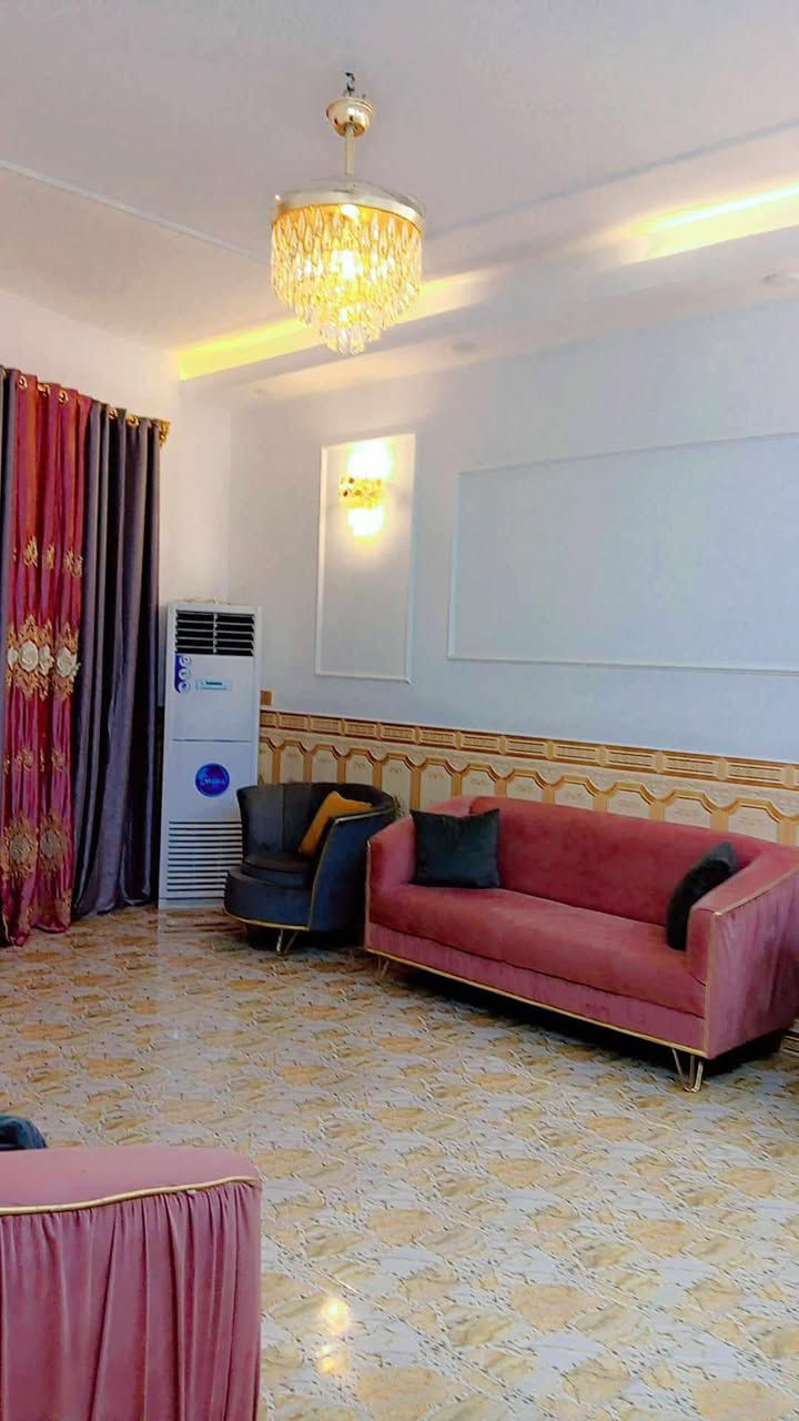 مشتمل للبيع في حي الدوانم المعمل موقع ممتاز 
مساحة 110 بناء ممتاز ما ناقصه شي ابدا 
للمزيد من التفاصيل مراسلة الصفحة او الاتصال على الرقم
***********
