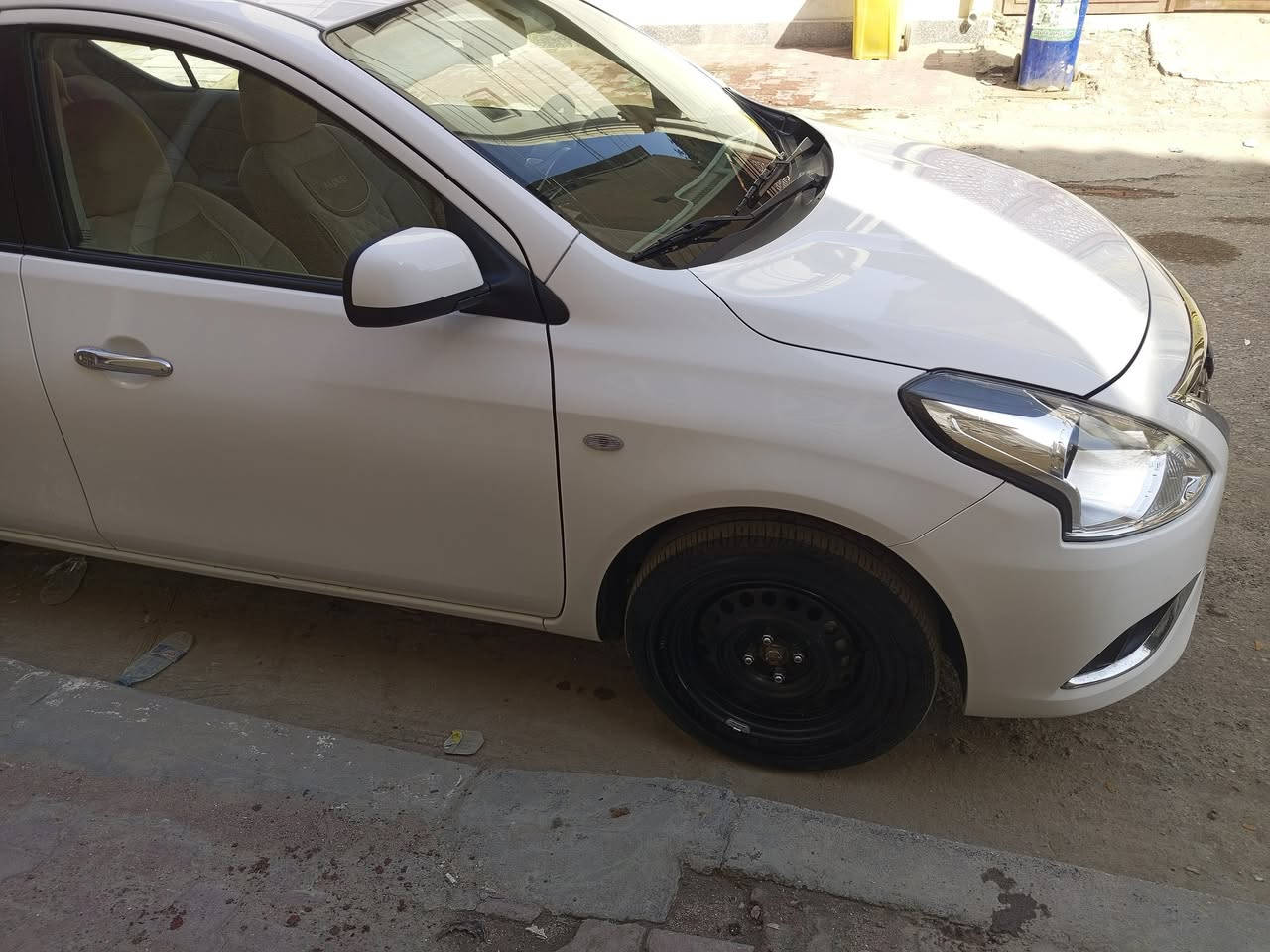 السلام عليكم ورحمة الله
نيسان صني هندي موديل 2024 ماشيه 12 الف قابل للزيادة رقم اربيل سيارة نظيفة مال بيت ماماشية هواي، بيهه ضرر بالجاملغ الخلفي جهة السائق وحافة الباب ورصعة خفيفة بالتكمة الامامية جهة السائق فقط والباقي كفالة، مدوشمة كاملة من الداخل

السعر المطلوب: ١٢٨ ورقة وبيهه مجال للشراي 
مكان السيارة البصرة
***********
