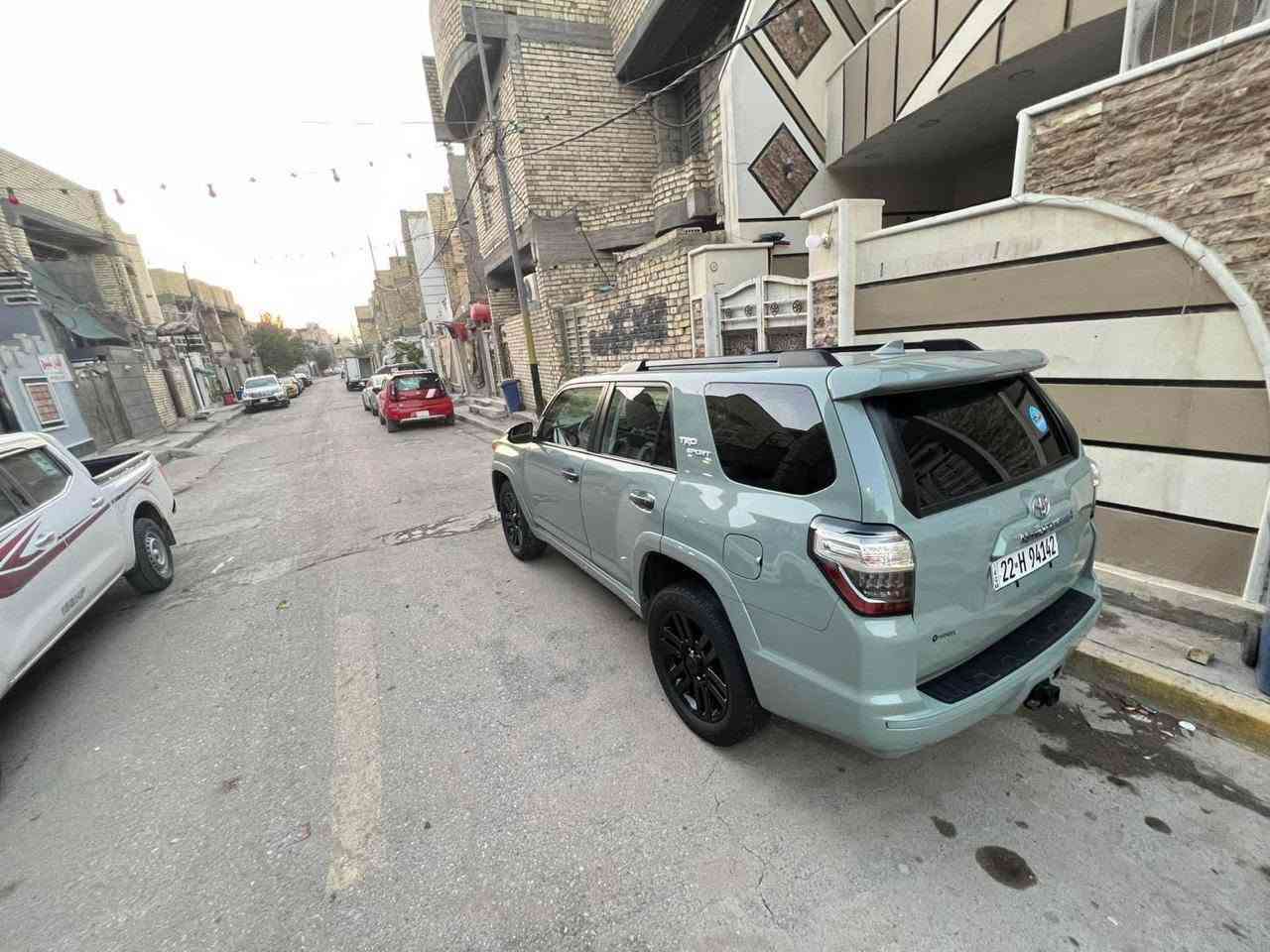 السلام عليكم 
TOYOTA 4RUNNER TRD off Road Premium 
تيوتا 4رنر 
وارد أمريكي
موديل 2022 
محرك 6 سلندر 
مواصفات TRD Off Roa
فول مواصفات 1/1
بصمه 
دبل اكسل (4*4)
شاشه كبيره 
اربع كامرات 
كشن جلد كهرباء 
داخل اسود 
رادار امامي وجانبي 
تحديد سرعه 
نظام KDSS
5 راكب 
ماشي 67 الف كيلو متر 
رقم أربيل 
السعر 32$
التواصل مع صاحب الرقم ***********
مكلف بالنشر
