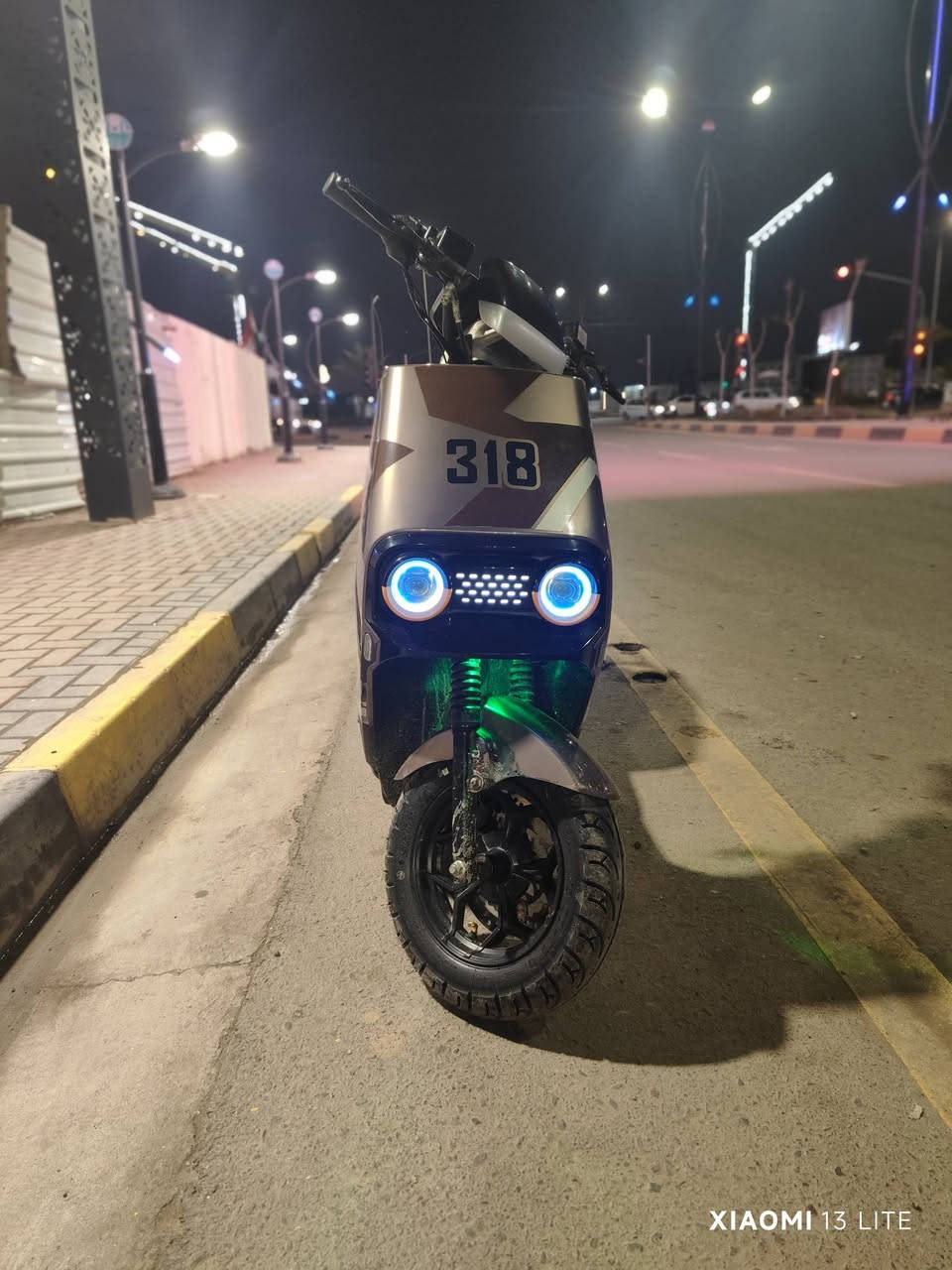 للبيع دراجة 318 
6 بطاريات 

مواصفاته معروفة  

فقط الارضية ماله مكسوره و النظافة كدام العين السعر 425 وبيه مجال 

***********

***********
