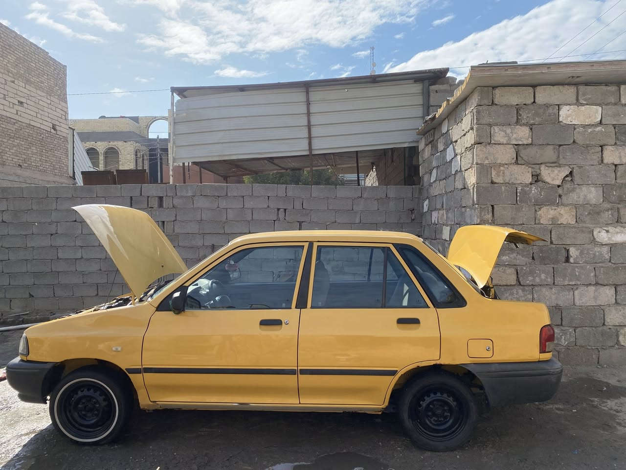 سلام عليكم سايبه البيع فقط مديل 15مكفوله. كفاله عامهً بيها بس باردً بل جاملغ المامي جهت العبري شواصي كفاله مكينه وكير وحداديه وتخم تاير خير من الله دواخل جديده رقم كربلاء الماني بسمي سنويه جديده سياره  حلوه ومرتبه. وعله إيدي. كهربائيات كلها شغاله سياره جاهزه. ومال جناي مكان كربلاء السعر. 35رقم الهاتف ‭٠٧٨٢ ٨٩٣ ٣٠٥٤‬
