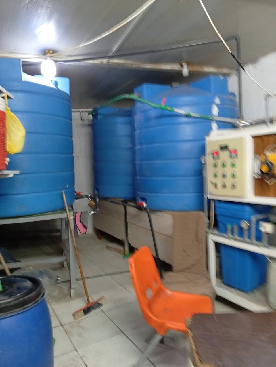 السلام عليكم
محل محطة ارو كامل متكامل جديده للبيع 
المكان . حي الاعلام . مجاور روضة البسملة .على شارع عام 
علمٱ المحل سر قفلية 
***********
