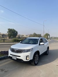 سورنتو 2014 خليجي  موصفات  مري شفط كهربائي فول تحكم ستيرن  7راكب مكينه...