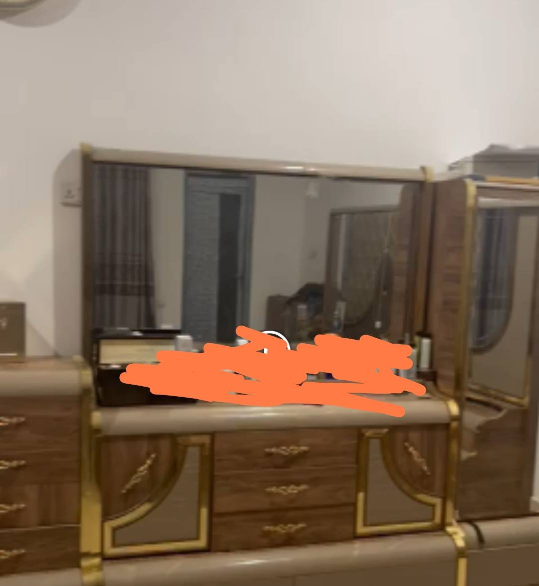 غرفه نوم ثكيل للبيع بيع مستعجل
درجه أولاه  للاستفسار الاتصال على الرقم 
***********
