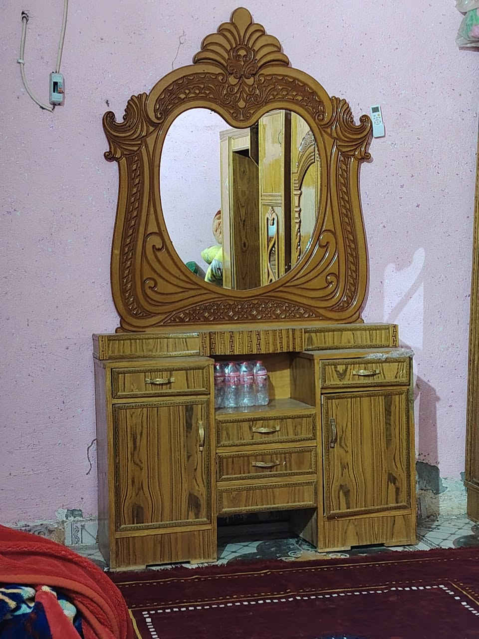 سلام عليكم غرفه خشاب لبيع مستعمله مكاني حي النداء السعر مليون وبيهه مجال قليل رقم ***********
