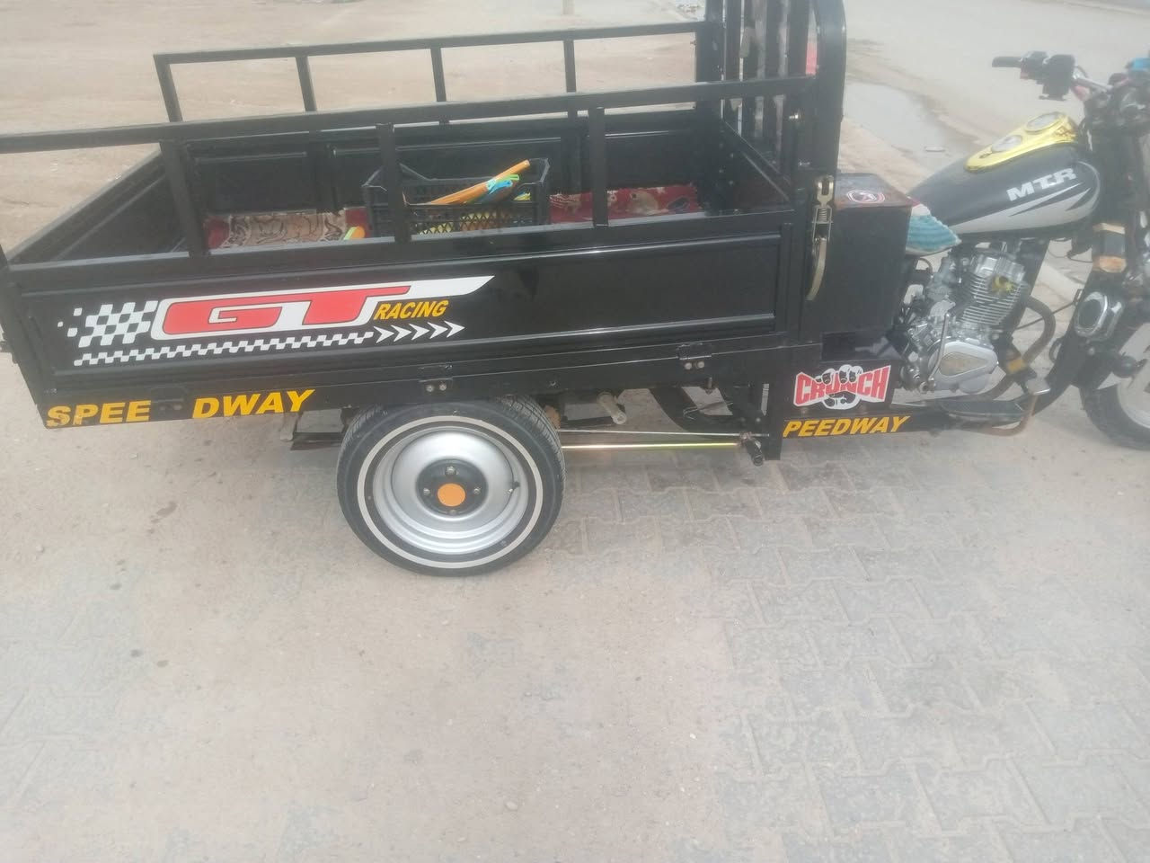 السلام عليكم شباب هاي الستوته للبيع موديل 20 مقفوله كفاله عامه مقفوله من التاير للتاير مكان البصره قضاء المدينه يريد يخابرني على الواتساب ***********
