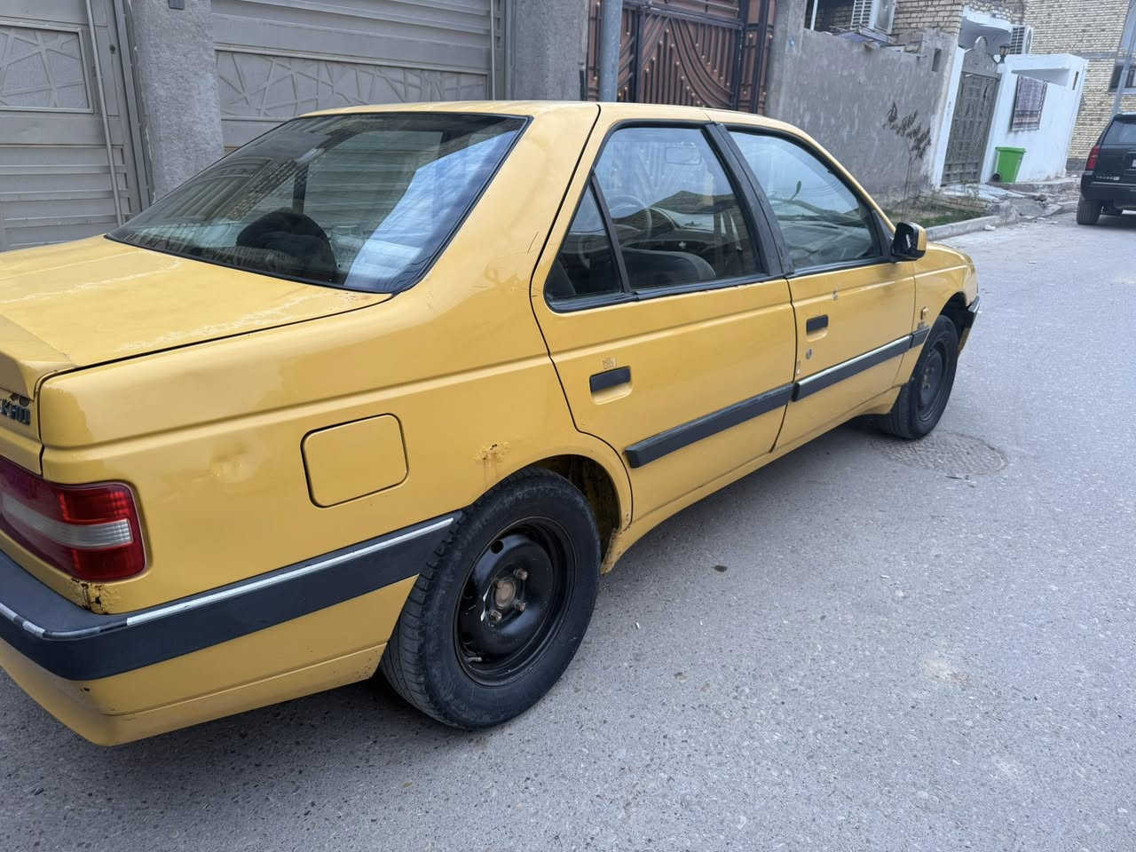 يا الله سلام عليكم اخوان للبيع بيجو 405 موديل 2016 بيهة ضربة باب سايق سنوية 2027 سيارة بسمي مصفرة هية غرامات مكينة كير خير من الله مدوشمة لايت زنون مسجل بلوتوث سعر 35 وبيهة مجال للطيبين المكان العمارة اتصال ***********
