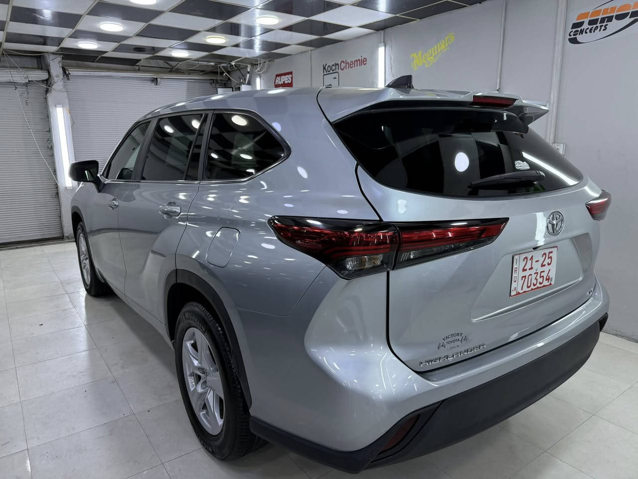 تويوتا هايلاندار ٢٠٢٣   LE
صبغ فقط بونيت بدوان دواخل وجاملغات تعديل بارد 
ايرباك استيرن وبرده وراجع سستم
كاتي تترقم شمالي ب١٥ ورقه
مدة ترقم ٣ اشهر من تاريخ الشراء
سعر مناسب جدا.       ٢٣٠ $. ورقه. 
محرك ٢٤٠٠ تربو اربعه بستن بنزين فقط
تشغيل بصمه وصندوق كهرباء وكشن كهرباء ورادار جانبي وامامي وخلفي 
ماشيه ٥٢ الف
مكان سياره كركوك 
للاستفسار ***********
