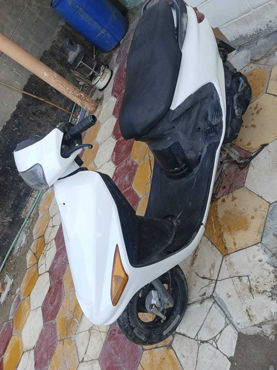 دراجه حاويه استخدام قليل جاهزة من كلشي مكينه على الفحص تايرات جديد كهربائيات كله شغاله مكاني ديوانيه مركز السعر 500وبيه مجال الاتصال ***********
