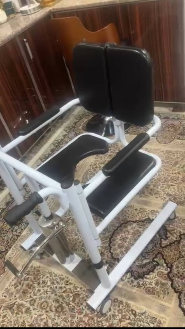 كرسي احتياجات خاصة للبيع جديد بالباكيت مامستعمل ابد مشتري ب350 الف ابيعه ب250 مكاني الحله شارع 60  للاستفسار اكثر
مراسله علخاص او المراسلة علواتس اب رقم
***********
