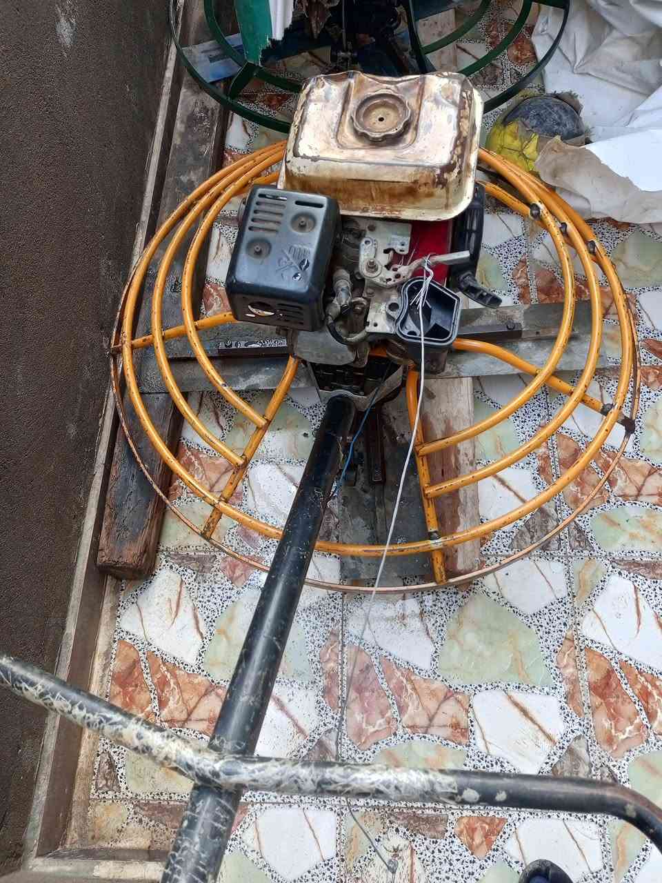 ساقول للبيع باب اول المكان ديالى
***********
