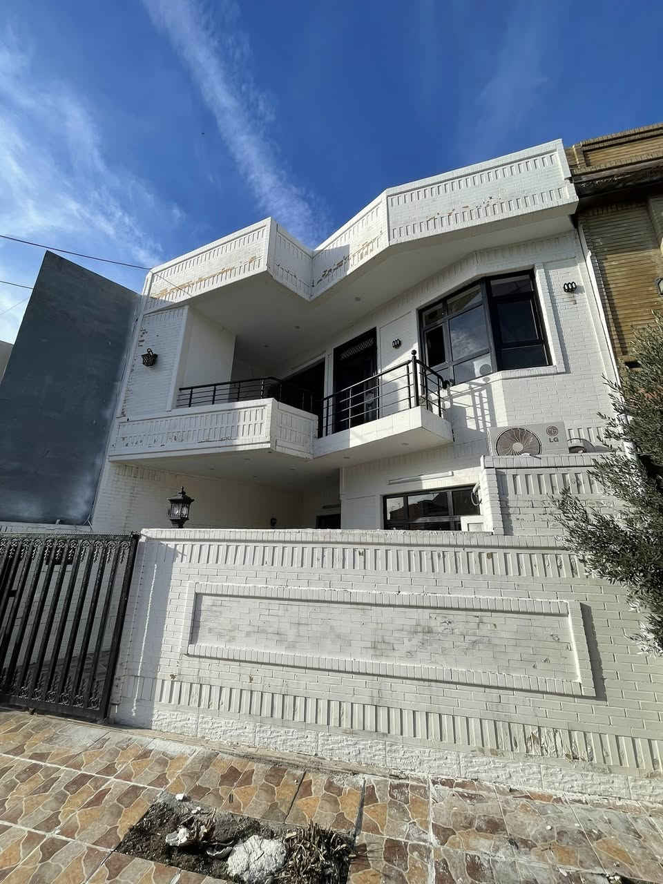 بيت للبيع في حي قه ره بوو 
مساحه 135متر مربع طابوو 
يتكون ٤غرفه نووم طابقين
,,,,,,,,,,,,,,,,,,,,,,,,,,,,,,,,,,

***********.watsap📲

***********.watsap📲
,,,,,,,,,,,,,,,,,,,,,,,,,,,,,,,,,,,,,,
#اربيل #سليمانيه #زاخؤ #بغدادالعراق #بسرا #بسرا #فلوجه #انبار #سامراء #جميع #عقارات #خليج دبي
