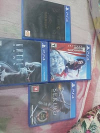أبيع بعض ألعاب بلايستيشن 4 بحالة ممتازة وتشمل العناوين التالية: دارك س...