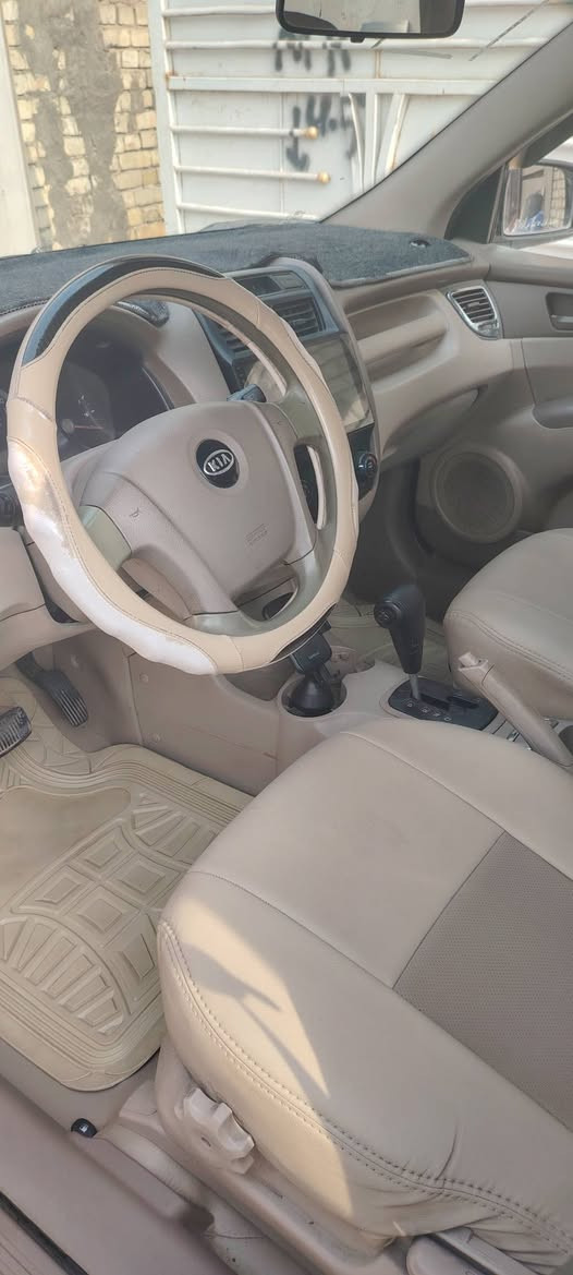 سبورتج ٢٠٠٩ للبيع كفاله گير ومكينه وتبريدشاشه كامره ... بيها بارد بالبنيد وكصة القماره طاير البنيد تجي تگلب الكشر ملاحضات بسيطه السعر ١١٧ بيها مجال بسيط الدواخل مثل متشوفون الاتصال واتس اب***********
