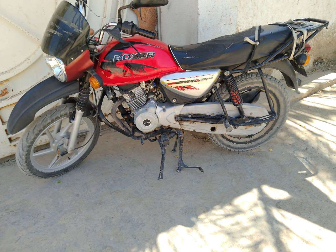 سلام عليكم دراجه بوكسر لبيع موديل 18 كامله مكمله مابيها اي نقص أوراق كامل مكينه مكفوله جبلي اصلي السعر مليون وبيها مجال لطبين حك الجيه مكاني ديالى خالص ***********
