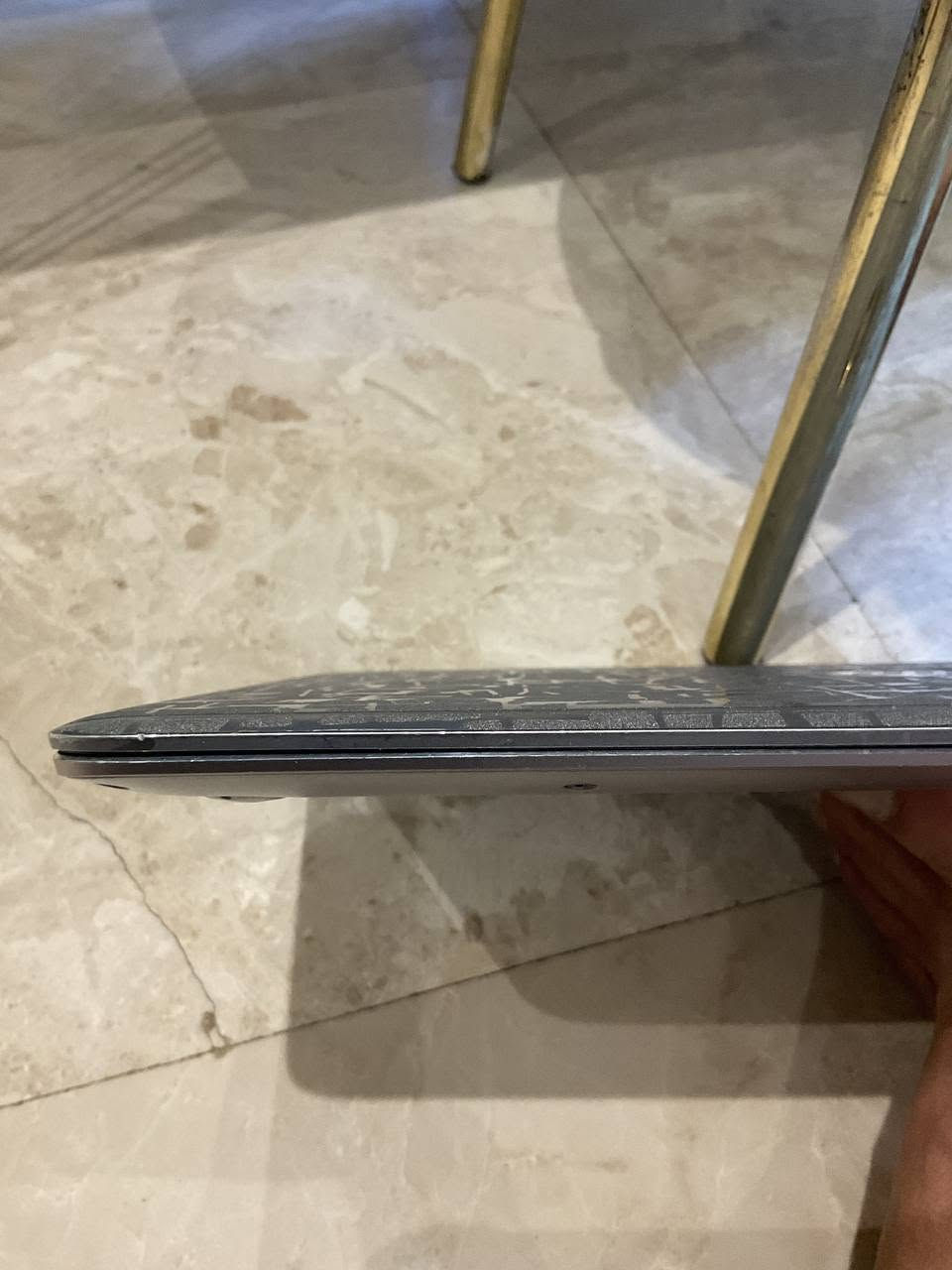 السلام عليكم اخوان 
حاسبة لابتوب hp سلم حجم 13 core i5 جدا نضيفة مع شاحن اصلي للبيع بسعر 350 الف المراسلة واتساب فقط على هذا الرقم ***********
