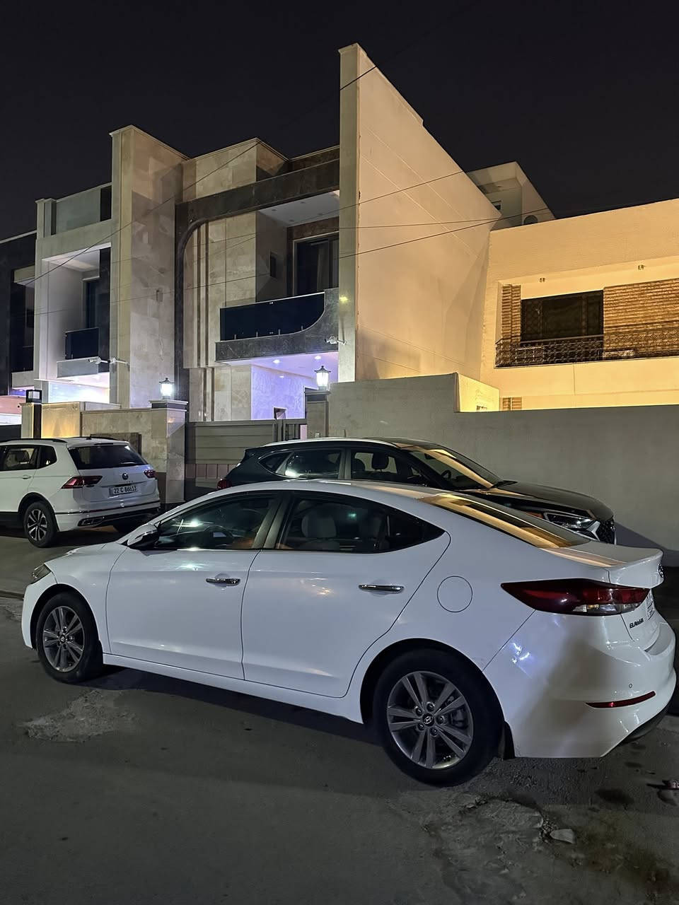 النترا للبيع موديل 2017 خليجي GLS (نظيفة جدا)
‎السيارة فول مواصفات عدا البصمه 
‎فتحة سقف
‎شاشه
‎كامرة خلفية
‎حساسات
‎مراية كهرباء قلاب
‎وباقي المواصفات معرفة للالنترا
‎رقم انكليزي الجديد
‎السيارة باسمي تحويل مباشر (شرط)
السعر 143 ورقة بي مجال بسيط 
العنوان :بغداد /جميلة او زيونه
‎للتواصل واتساب
***********
