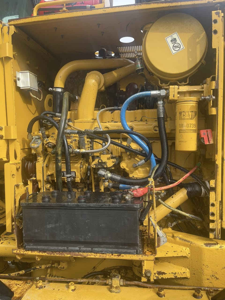 گليده ر CAT 140H  موديل ٢٠٠٠ دحول جديد منفيست بصرا مكفول مكان اربيل ***********
