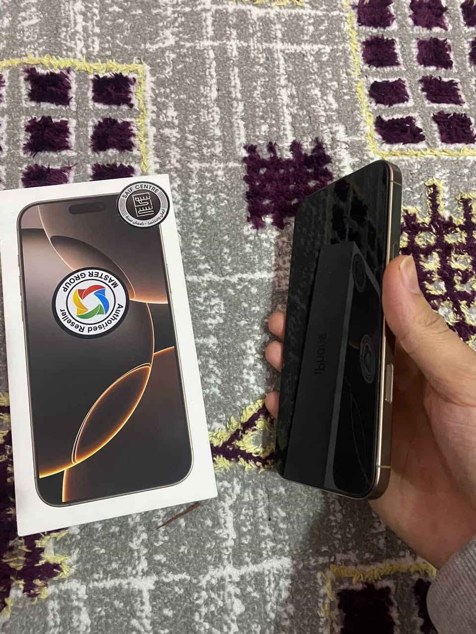 16pro max
شرق اوسط بعده بالضمان 
بطاريه ٩٢٪؜
نظافه ١٠٠٪؜ شخط واحد مابيه
جهاز وتر بروف
ملحقاته كامله
السعر سهله بيه مجال لليشتري
خاص او اتصال على الرقم ***********
