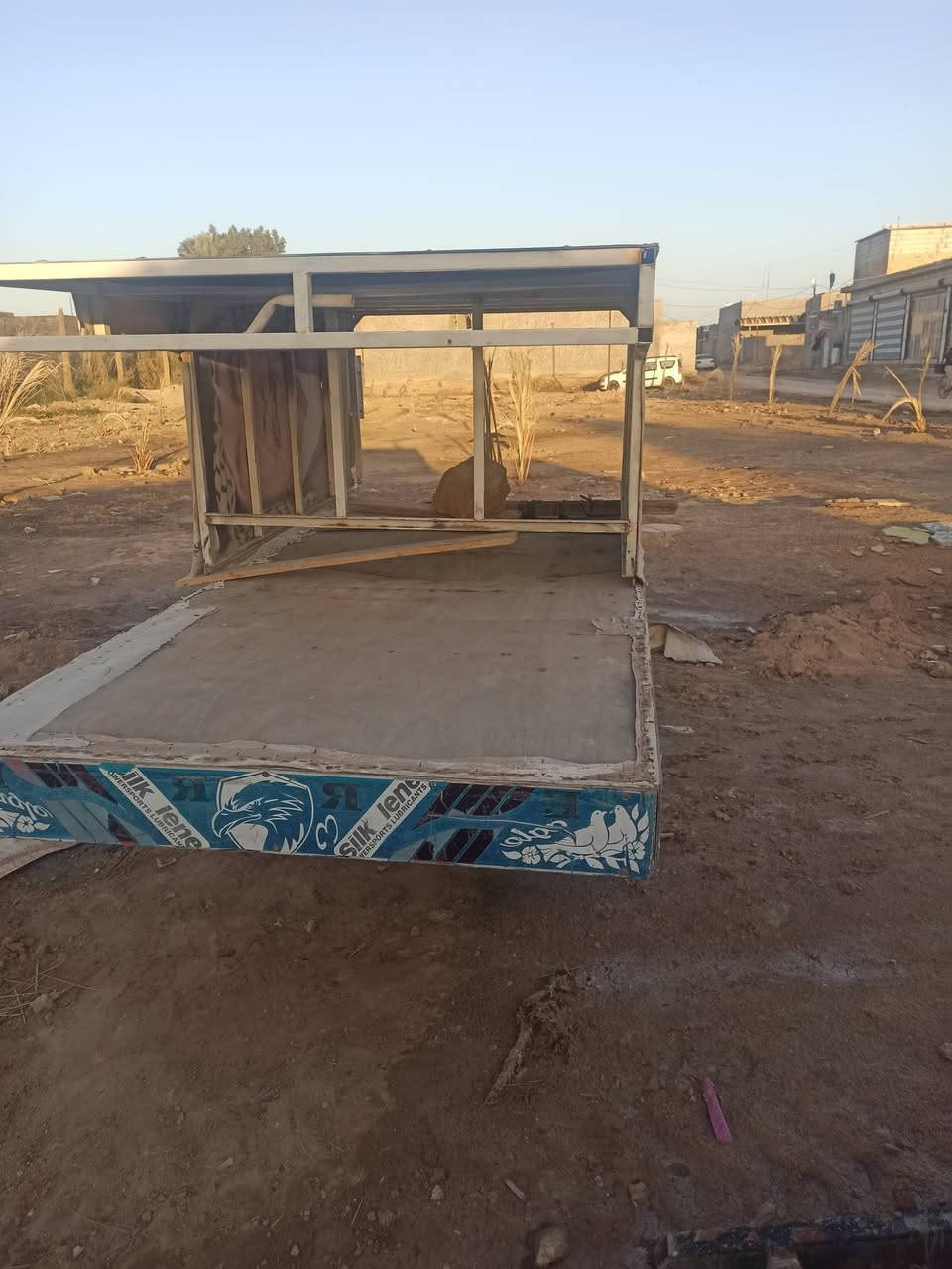 امحجرات للبيع 
سعر واحد 85 
مكاني غماس
***********
