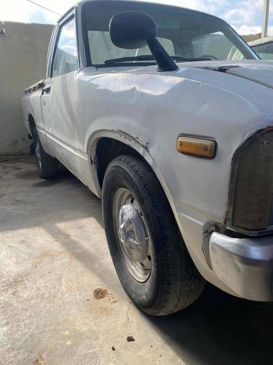 سلام عليكم للبيع بيكم موديل80سياره كير محرك شرط صدر طبه تخم تاير نص عمر سياره رقم صدامي بيهه وكاله خاصه سياره مرسوشه احزام جماليه بدون ضربه أو شواصي اثر جراد قماره شرط الصبغ مكان السياره صلاح الدين العلم السعر 23 وبيها مجال للشراي*********** ملاحضه لحد يراسلني اني مكلف بل نشر الشراي يتصل ويتدلل
