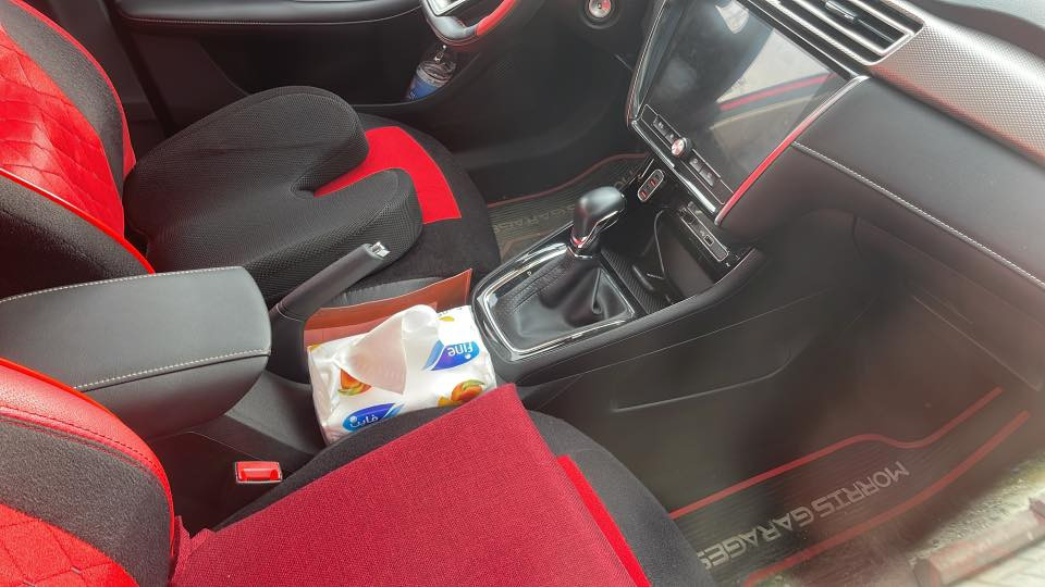 ‎(((رقم أربيل  )))
الفئة ستاندر STD
‎المحرك 1500 تنفس طبيعي 
‎كير اوتماتيك 
‎شاشة carply
‎تحكم ستيرن جهتين
‎مثبت سرعة
‎ايرباك عدد 2
‎اشاير بالمري
‎ ترحيب
‎حساس اطارات 
‎ويل كب
ماشية ٥  الف بعدها زيرو ومكفولة كفاله عامه من كلشي عليها إضافات لايت led عدسة متغير وجهاز كار بلي تتحول الشاشة يوتيوب لحية وسكوبات ومراية باتمان ومصروف عليها خير من الله 
مكانها بغداد *********** 
سعرها 110وبيها مجال
