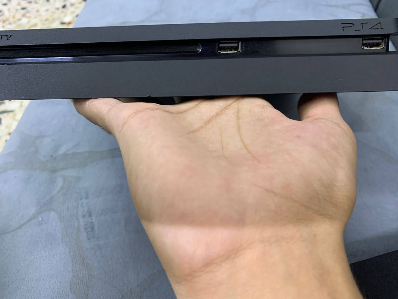 PS4 SLIM 1TB ONLINE
المكان- بغداد/بلديات/شارع المصرف.

الجهاز نظيف جدآ مثل ما واضح الداخل مالته، فقط شخط على البلاستك الخارجي،
الجهاز اخر اصدار CUH-2216A أفضل و أبرد اصدار، و اخر تحديث،
الملحقات؛
1- واير HD+واير الشحن+واير الباور
2-جويستك 1 جدا نضيفه اصلية 
3- 3 اقراص نضيفات أيضاً بدون اي شخط 
Minecraft 
Spiderman: miles morales 
fifa 2021
4- جهاز UPS 850V جدييد استعمال قليل. 
السعر 330 قفل قفل رجائاً لا تراسل لاي غرض غير الاستفسار.
الرقم: ***********.
