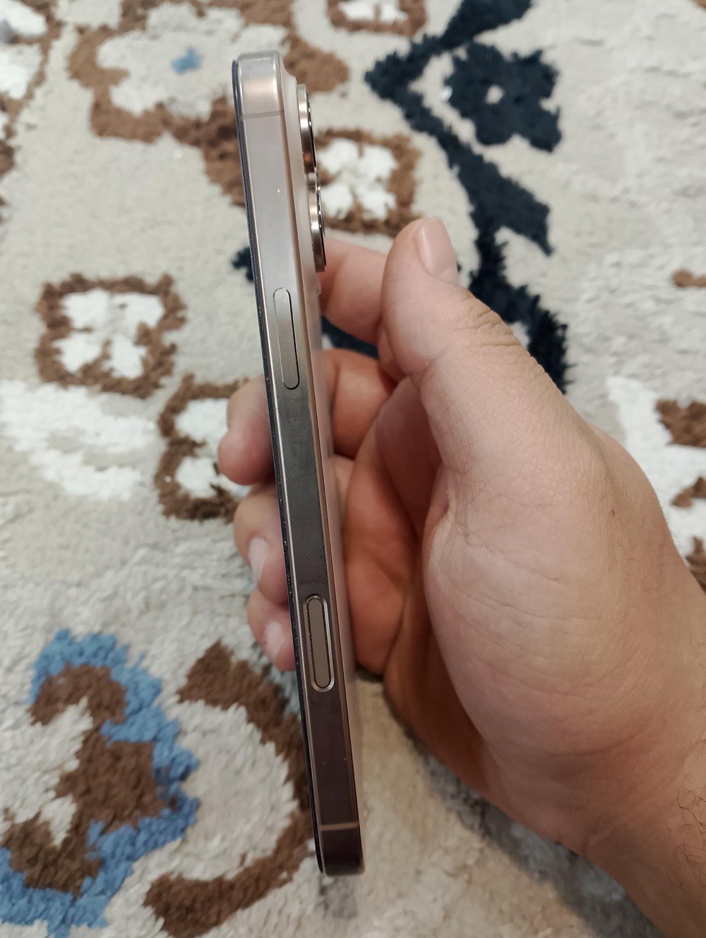 ايفون 16 برو ماكس ذاكرته ٢٥٦ بطاريته ٩٦ بعده داخل الضمان جهاز لوك مستبدل فقط شاشه نوعيه زينه يرهم مراوس 