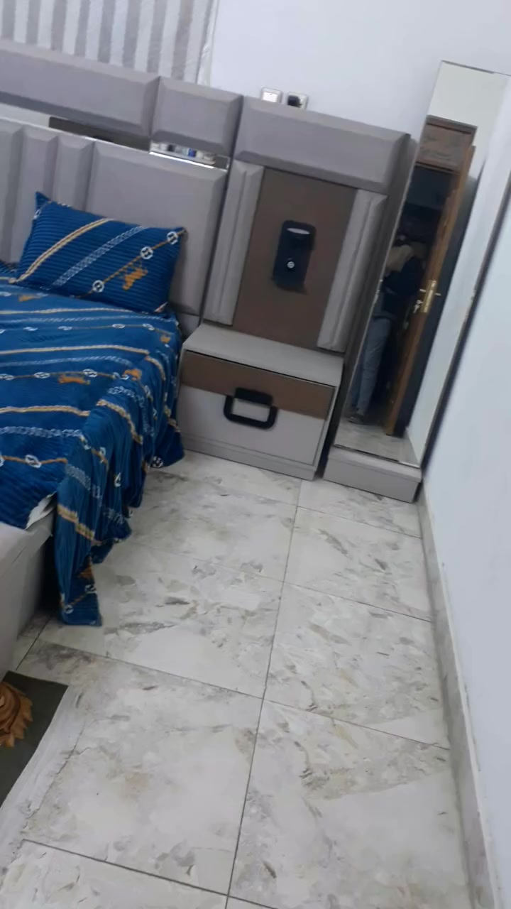 سلام وعليكم غرف النوم لبيع  ثنين جدد عنوان بغداد الثعالبه شارع البانزيخانه بلمربع الأول رقم ***********
