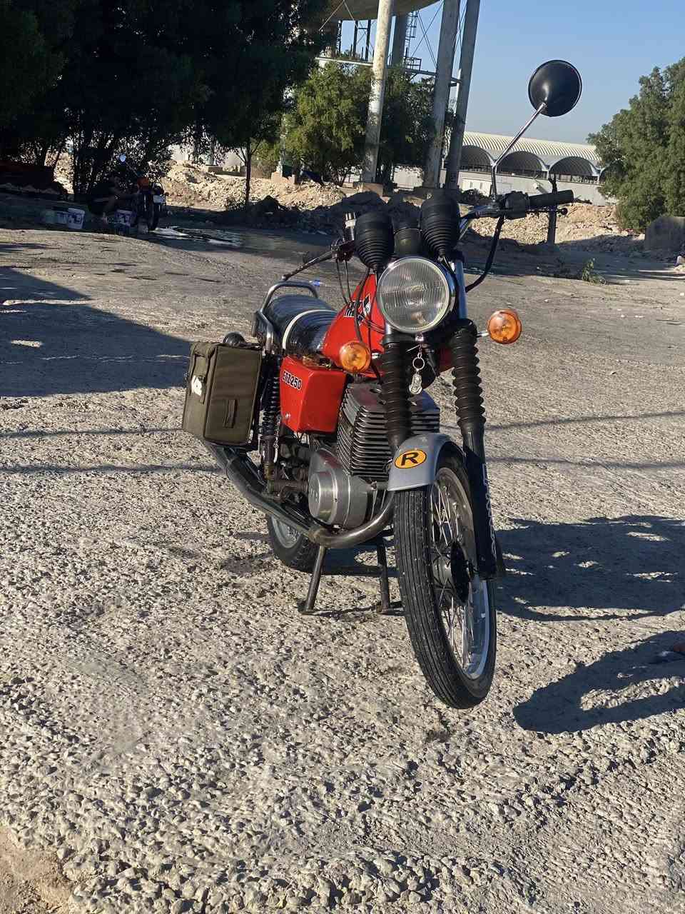 يا الله سلام عليكم جنايتنة العزاز دراجة مديل ٨٢للبيع مقدم دسك ليحم بس بالخشم شي قليل كلش سايس ١ رقم وسنوية بدون راعي دكيت سنويتهة بالمرور طلع راعيهة بغداد دراجة جهازة من كلشي كهربائيات كلهة شغالة ما عايزة برغي كلة شغال كير ومكينة وشاصي وكهربائيات مكفولات ***********
