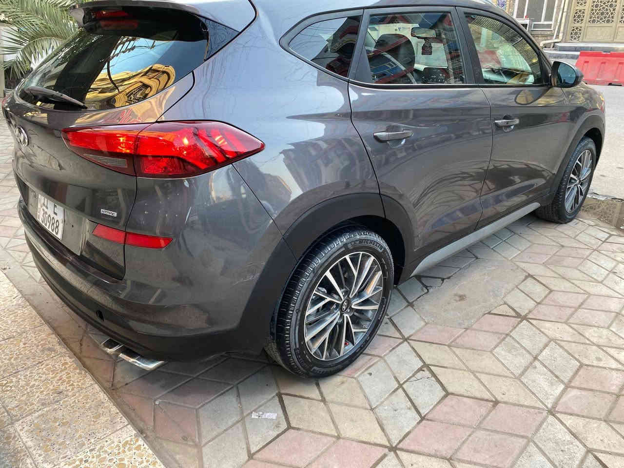 سلام عليكم
توسان موديل ٢٠٢١
فول عد الفتحه 
وارد امريكي 
محرك ٢٤٠٠ جي دي اي 
ماشيه ٥٥ الف ميل 
كير محرك كفاله عامه 
رقم بغداد الدولي بأسمي 
ناشر الك صور الحادث والسونار 
السياره بدون ايرباك 
عنوان بغداد خلف مرور الرستميه 
حي الخليج 
سعر مناسب جدا ١٤٩ وبيها مجال بسيط جدا جدا 
رقم الهاتف *********** علي
